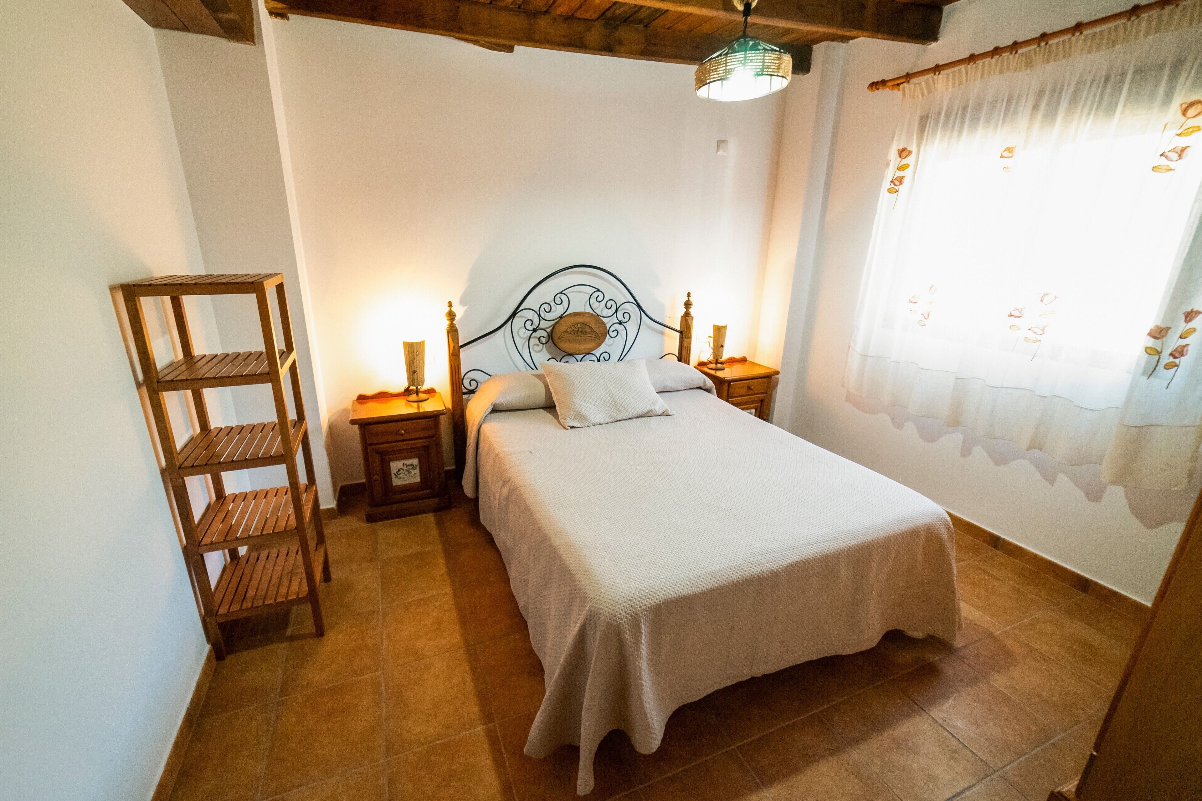 5 bedrooms, iron/ironing board, free WiFi, bed sheets