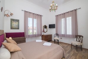 2 slaapkamers, een strijkplank/strijkijzer, gratis wifi, beddengoed