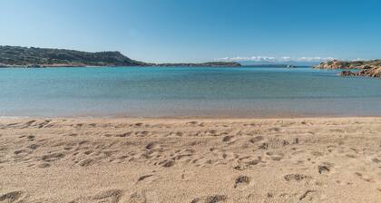 Holiday Home 'Maison Chloe' close to the Beach with Terrace, Garden & Wi-Fi