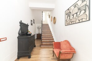 Interior - Holiday Home 'Maison Chloe 2' close to the Beach with Balcony, Terrace & Wi-Fi (La Maddalena)