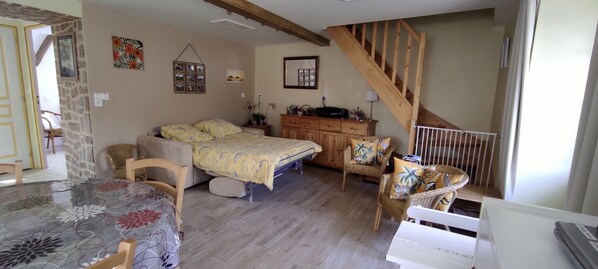 1 chambre, fer et planche à repasser, accès au Wi-Fi (inclus)