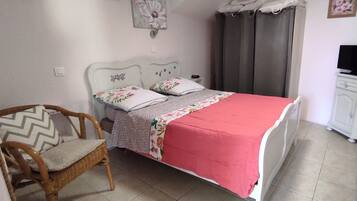 1 bedroom, iron/ironing board, free WiFi, bed sheets
