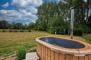 Bain à remous extérieur