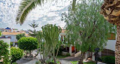 Ferienhaus 'Casa en la Playa con Piscinas V' mit Gemeinschaftspool und Klimaanlage