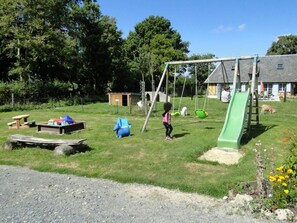 Children’s area - Cottage 'Le Pressoir' with Private Garden (Cresseveuille)