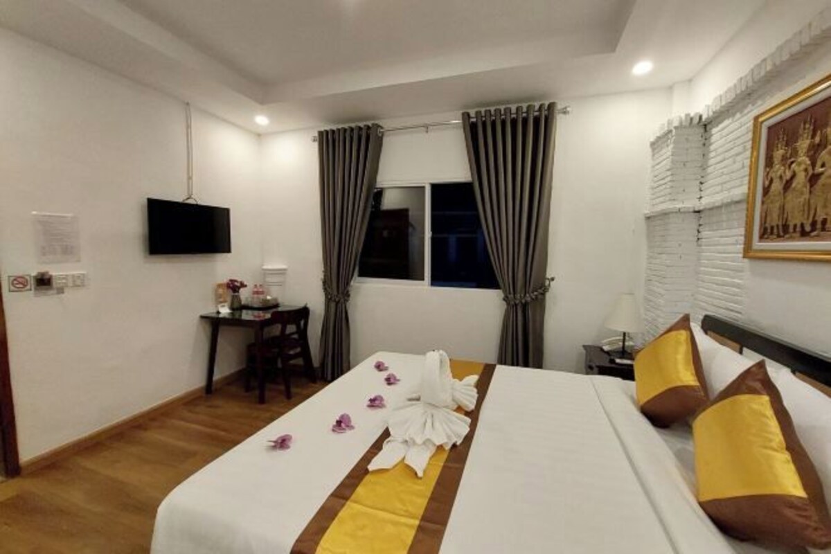 Nệm cao su hoạt tính (memory foam), bàn 