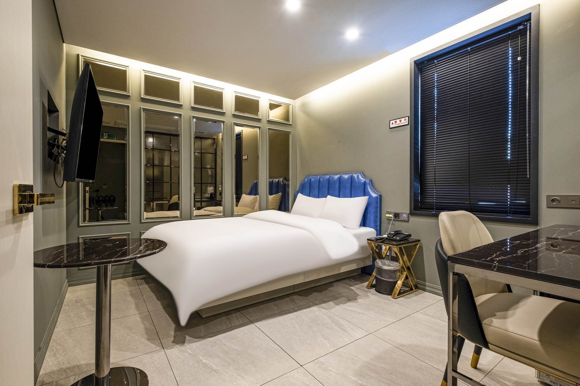 Standard Room | Desk, soundproofing, WiFi (free), individually decorated