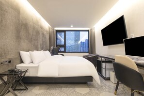 Decoración personalizada, escritorio, insonorización y wifi gratis