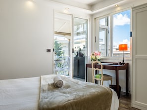 2 bedrooms, iron/ironing board, WiFi, bed sheets - Penthouse Duplex with Rooftop Terrace (Cannes)