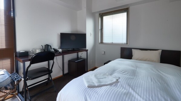 1 bedroom, desk, free WiFi, bed sheets