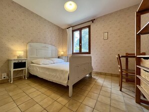 2 bedrooms