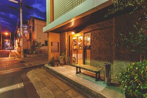 Exterior - BEPPU SakeStay YOTTEStay and indulge in sake and hot springs at the popular Kakuuchi  - BEPPU Sake  Stay YOTTE / Beppu Ōita (Beppu)