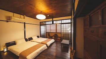 4 bedrooms, desk, free WiFi, bed sheets