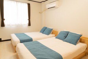 1 bedroom, desk, free WiFi, bed sheets