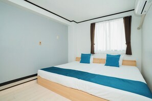 1 bedroom, desk, free WiFi, bed sheets