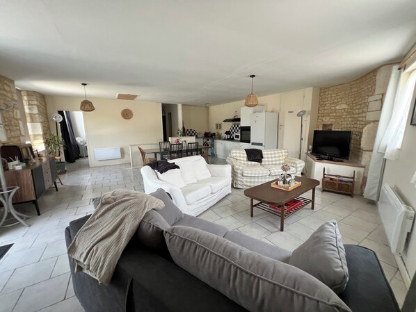 Smart TV, DVD player, books, video library