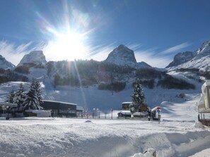 Snow and ski sports - Studio cabin for 6 near ski slopes in Gourette, living room with balcony, parking (Gourette)