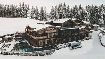 Fachada de la propiedad