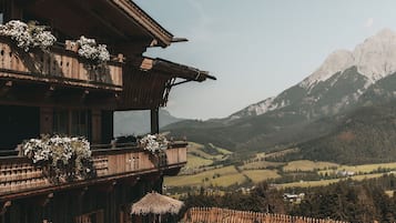 Körperbehandlungen, ManikĂŒre und PedikĂŒre, Massageanwendungen