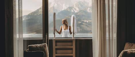 Panoramic Triple Room | In-room safe, blackout drapes, iron/ironing board, free WiFi