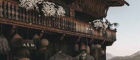 身体护理、指(趾)甲修剪和护理、按摩服务