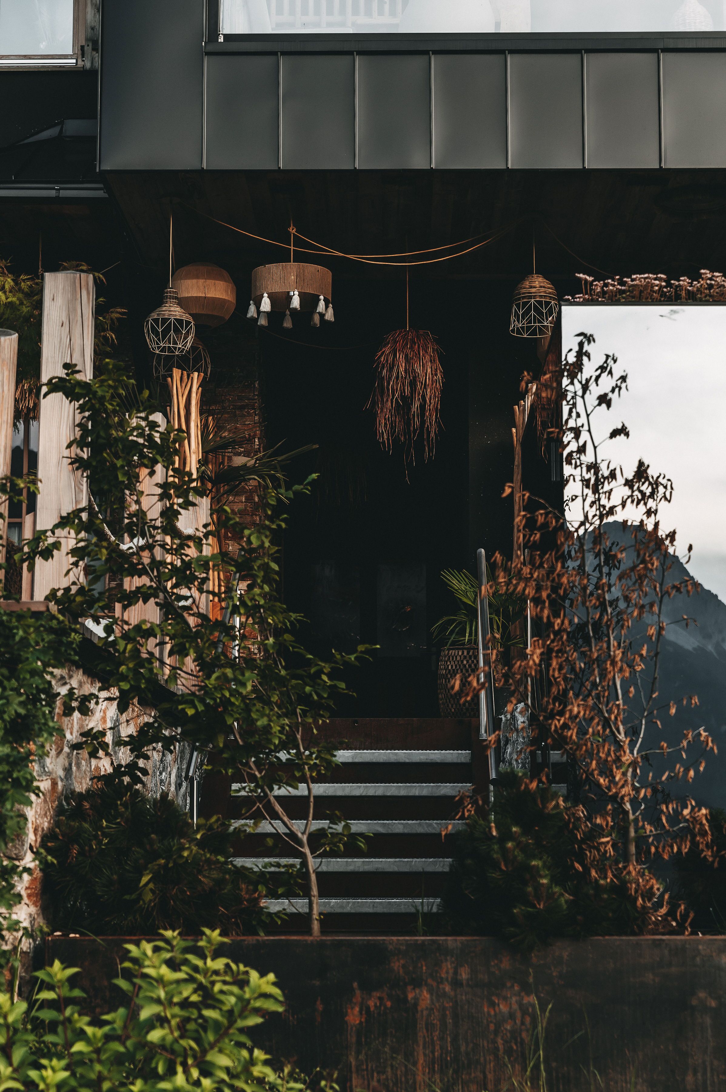 Soins corporels, soins de manucure et de pédicure, massages