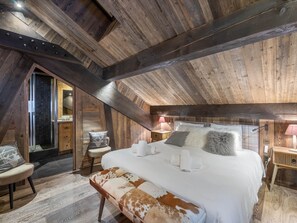 5 bedrooms, free WiFi, bed sheets