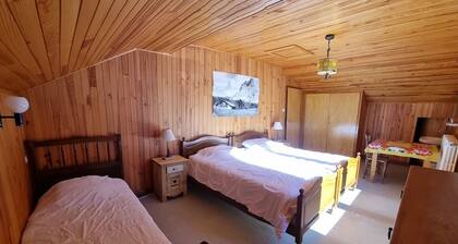 Large chalet for 11, 4 rooms, South, near ski