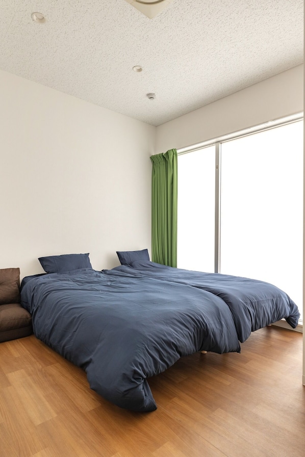 2 bedrooms, desk, iron/ironing board, free WiFi