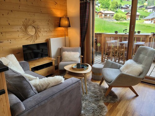 Cozy Quiet Apartment with Parking and WIFI