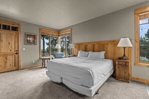 2 bedrooms, desk, iron/ironing board, free WiFi - Brasada Ranch | 2 King Suites | Beautiful Views (Powell Butte)