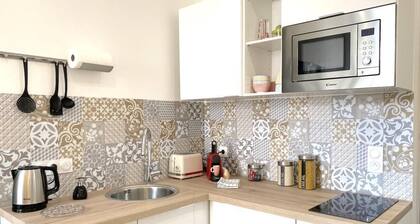 Studio Moderne au Cœur de Rochefort - Vivez L'élégance et le Confort