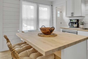 صورة غير مصنفة، 5 من 41، زرّ