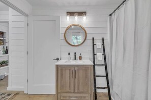 Interior - New! City Lights Escape in Ellsworth! (Ellsworth)