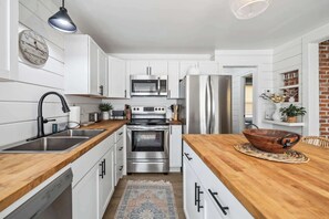 صورة غير مصنفة، 4 من 41، زرّ