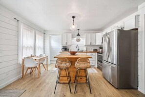 صورة غير مصنفة، 3 من 41، زرّ