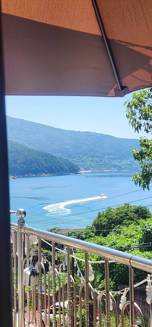 Property grounds - Relax and Enjoy the Beauty of Bird Song and Crashing Waves (Geoje-si)