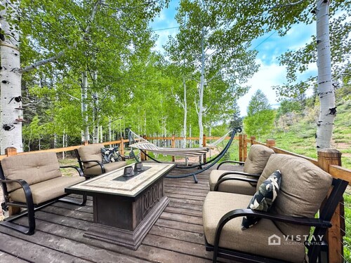Off-Grid Yurt at Angel Valley Ranch