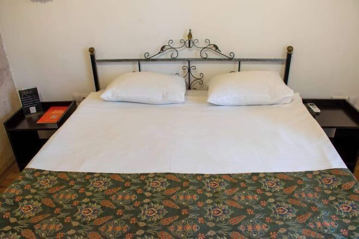 Egyptian cotton sheets, premium bedding, down comforters