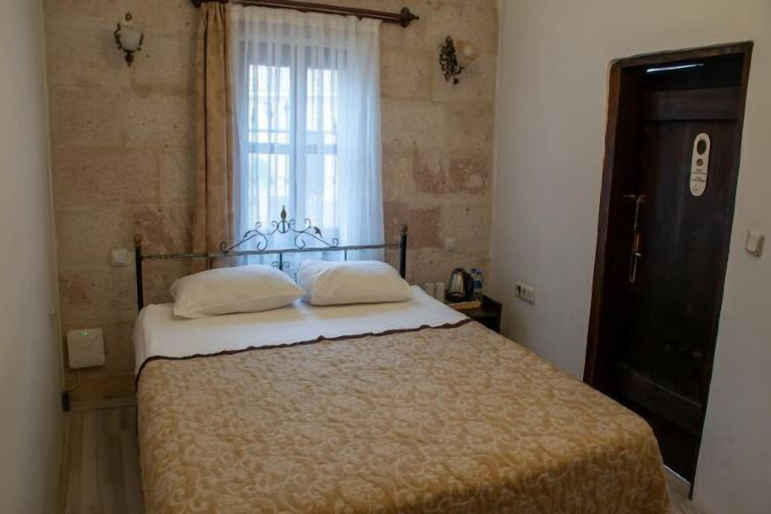 Egyptian cotton sheets, premium bedding, down duvets