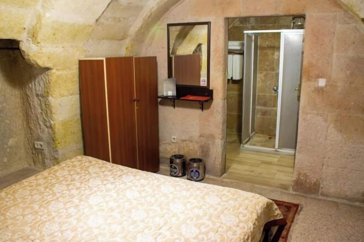 Egyptian cotton sheets, premium bedding, down comforters