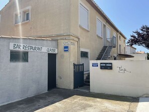 Exterior - Renovated Apt Close to Beach & Shops, Parking Included, Sleeps 4 (Fleury-Saint-Pierre-la-Mer)