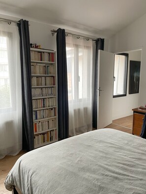 4 Schlafzimmer, Schreibtisch, kostenloses WLAN, Bettwäsche