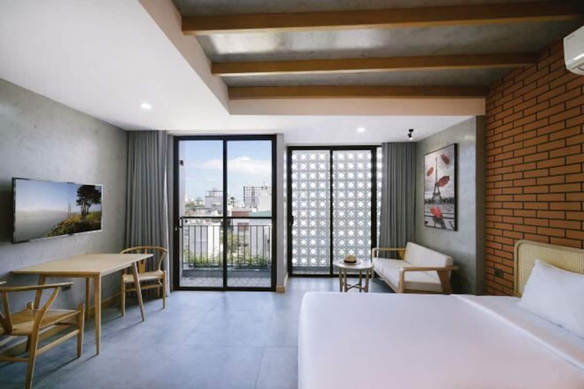 Surmatelas, minibar, bureau, espace de travail pour ordinateur portable