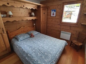 2 bedrooms - Spacious 6-Person Apartment with Pool, Balcony, and Parking (Crest-Voland)