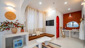 Familiesuite | Minibar, skrivebord, wi-fi (inkludert) og sengetøy