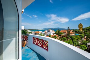 Deluxe Triple Room | Balcony view - Happiness Hotel (Quy Nhon)
