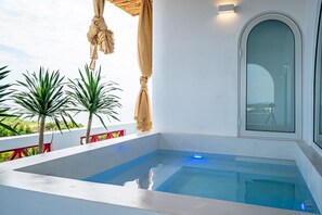 Family Suite | Minibar, desk, free WiFi, bed sheets - Happiness Hotel (Quy Nhon)