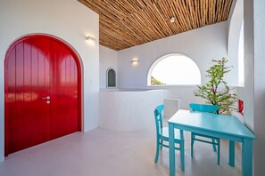 Deluxe Double Room | Minibar, desk, free WiFi, bed sheets - Happiness Hotel (Quy Nhon)
