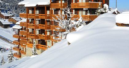 Superb Renovated Duplex - Ski-in/Ski-out - Pets Allowed